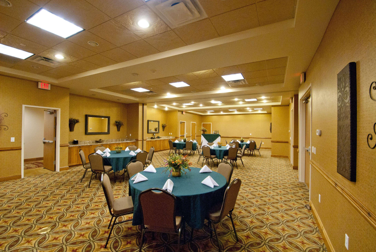 Food & Drinks 5, Hampton Inn & Suites Buffalo, Johnson