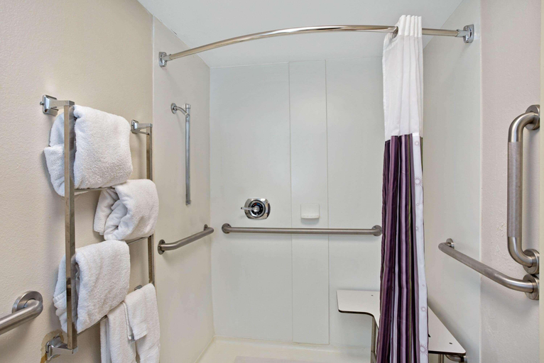 Bathroom 4, La Quinta Inn & Suites New Haven, New Haven