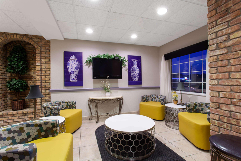 Public Area 2, Microtel Inn & Suites by Wyndham Lady Lake/The Villages, Lake