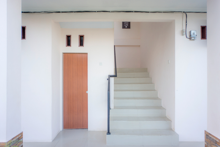Public Area 2, OYO Life 2354 Rose House, Medan