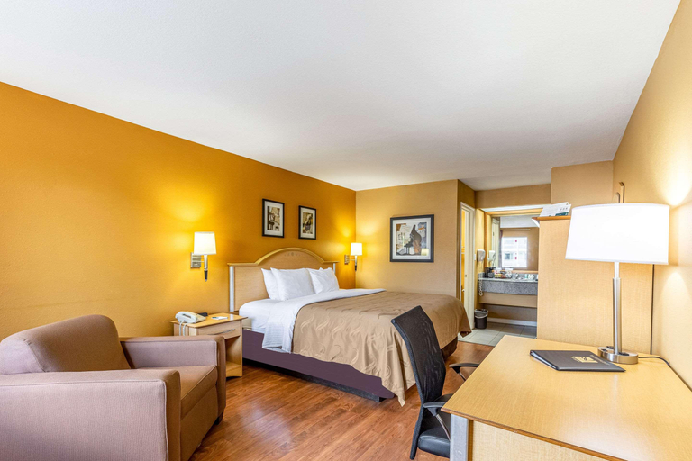 Bedroom 3, Quality Inn Branson - Hwy 76 Central Downtown, Taney