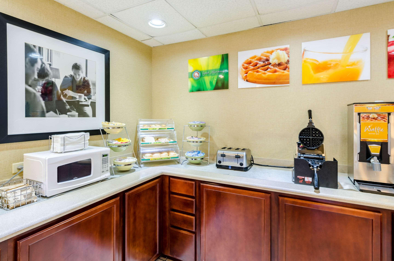 Food & Drinks, Quality Inn Lynchburg Near University, Lynchburg