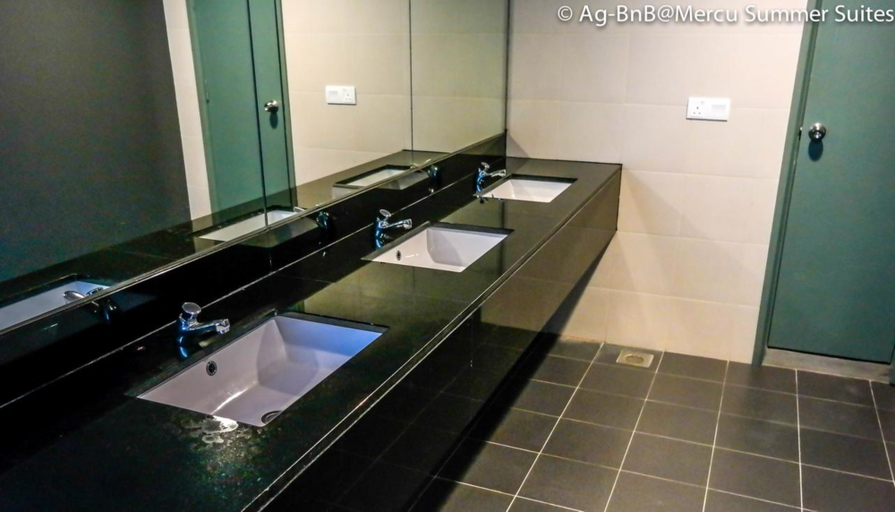 Bathroom 5, Resort Hostel In City by ZUZU, Kuala Lumpur