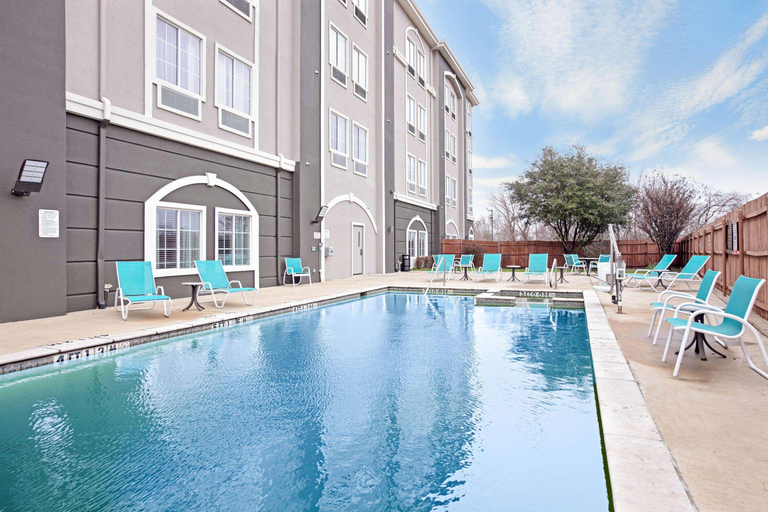 Sport & Beauty 5, La Quinta Inn Suites By Wyndham Paris, Lamar