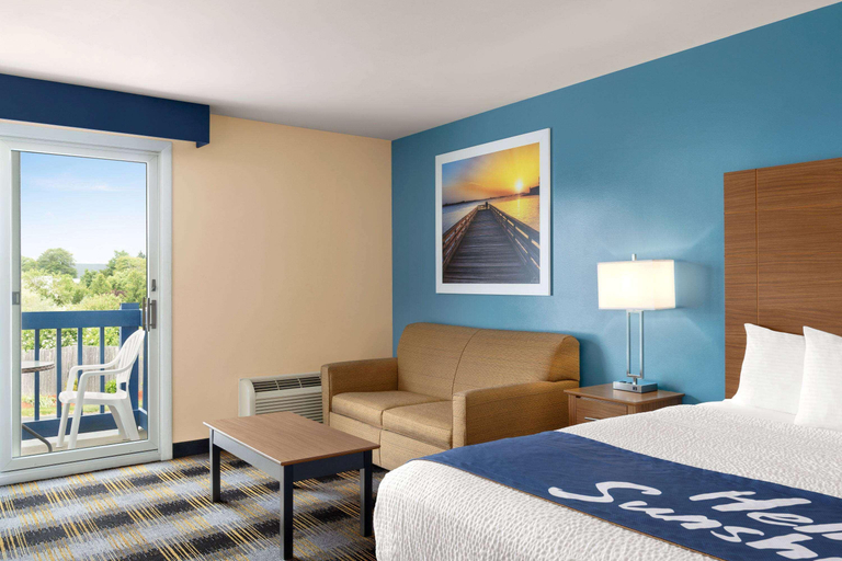 Bedroom 3, Days Inn By Wyndham Middletown Newport Area, Newport