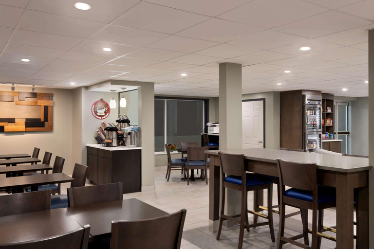 Food & Drinks 5, AmericInn by Wyndham Dodgeville, Iowa