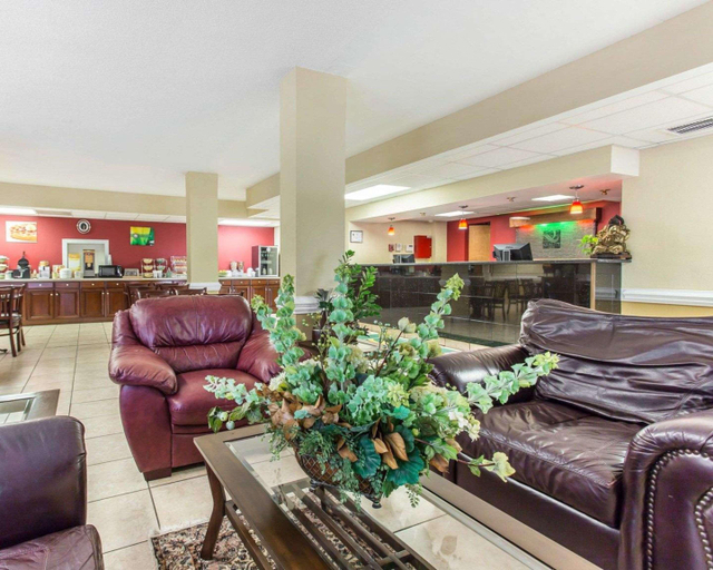 Public Area 2, Clarion Pointe Statesville, Iredell