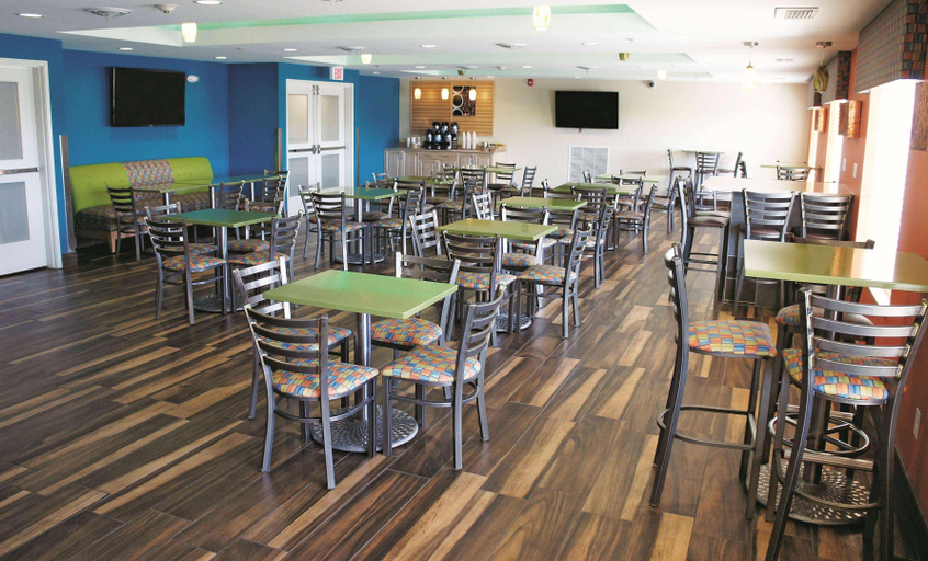Food & Drinks 5, La Quinta Inn Suites By Wyndham Grand Forks, Grand Forks
