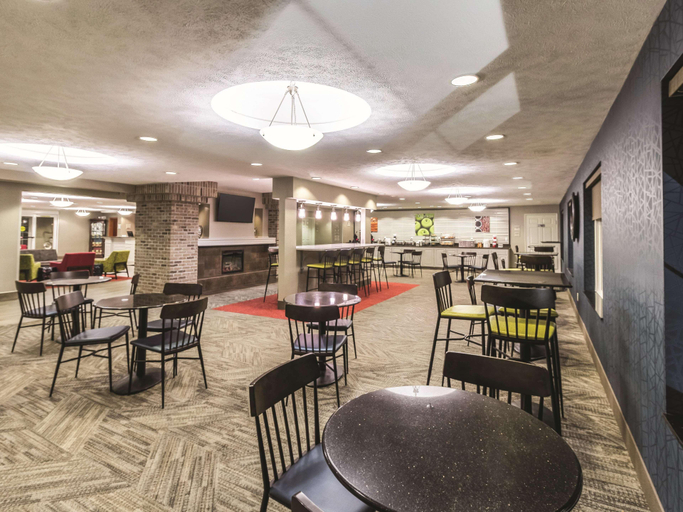 Food & Drinks 3, La Quinta Inn & Suites Fargo, Cass