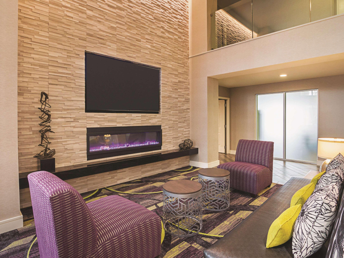 Public Area 2, La Quinta Inn & Suites by Wyndham Fort Worth North, Fort Worth