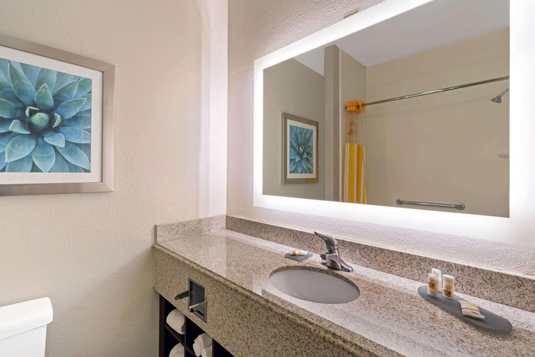 Bathroom 4, La Quinta Inn & Suites Phoenix I-10 West, Maricopa