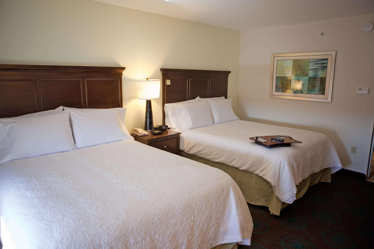 Bedroom 3, Hampton Inn Colby, Thomas