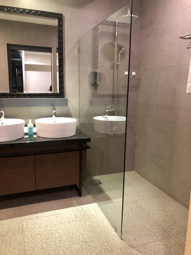 Bedrock Hotel, Kinta