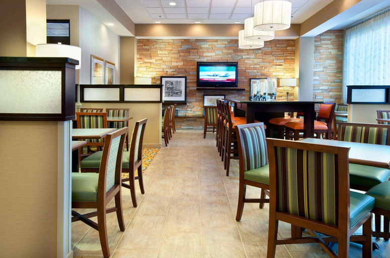 Food & Drinks 5, Hampton Inn Alexandria/Pentagon South, Fairfax
