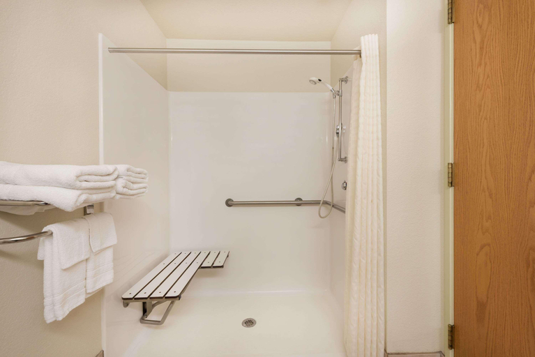 Bathroom 4, Microtel Inn & Suites by Wyndham Sainte Genevieve, Sainte Genevieve