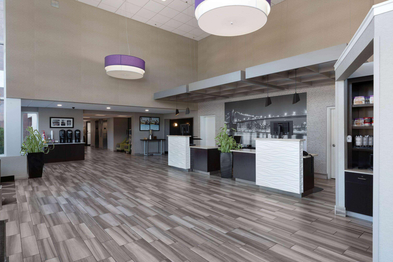 Public Area 2, La Quinta Inn & Suites by Wyndham Clifton/Rutherford, Passaic