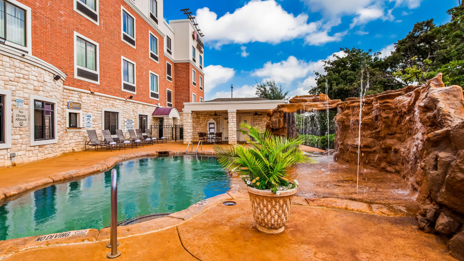Sport & Beauty 3, Best Western Premier Crown Chase Inn & Suites, Denton