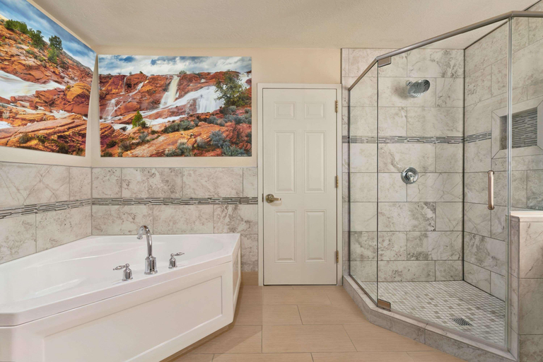 Bathroom 5, La Quinta Inn & Suites by Wyndham St. George, Washington