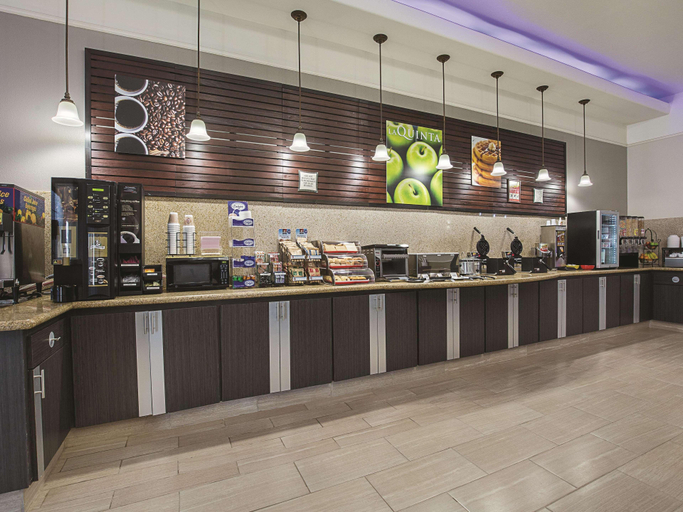 Public Area 2, La Quinta Inn & Suites by Wyndham Deer Park, Houston