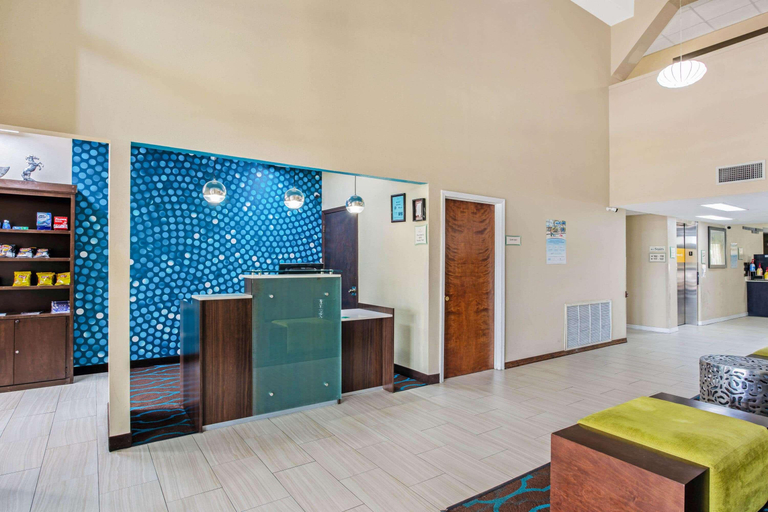 Public Area 2, Baymont By Wyndham Moss Point, Jackson