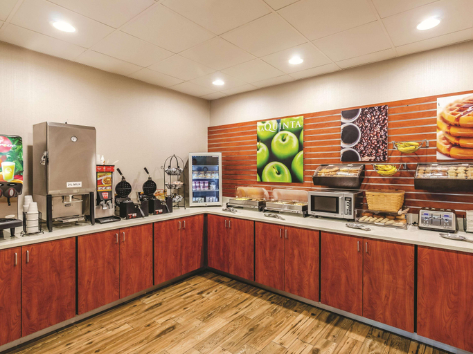 Food & Drinks 5, La Quinta Inn & Suites Boone, Watauga
