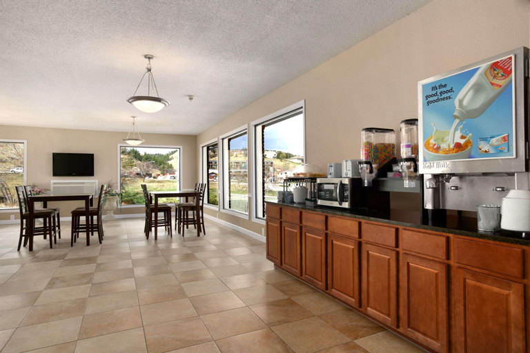 Public Area 3, The Suite Inn, Pennington