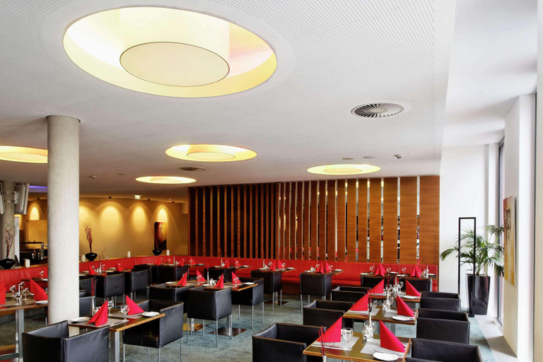 Public Area 2, Hilton Garden Inn Stuttgart NeckarPark, Stuttgart