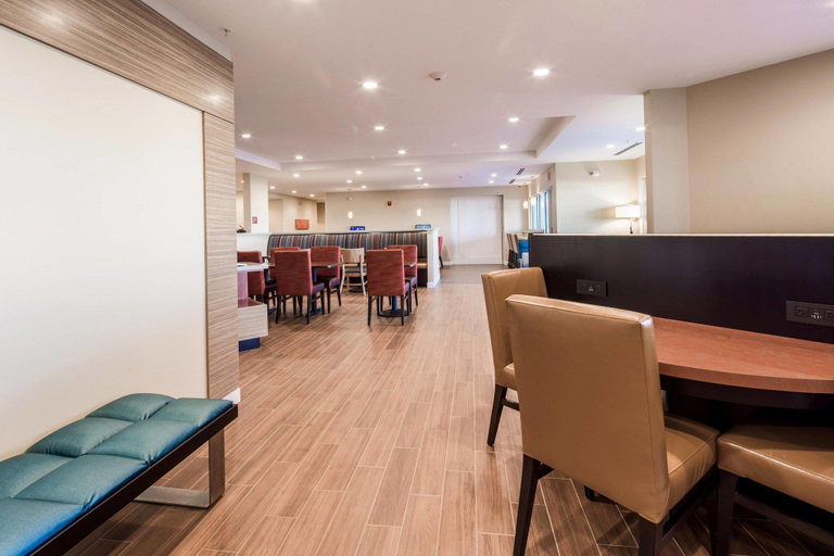 Public Area 2, TownePlace Suites Cleveland, Bradley