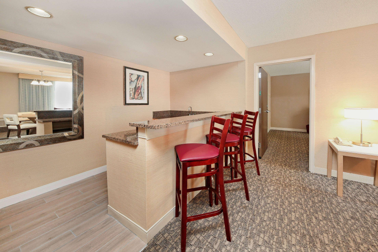 Bedroom 3, Doubletree Hotel Virginia Beach, Virginia Beach