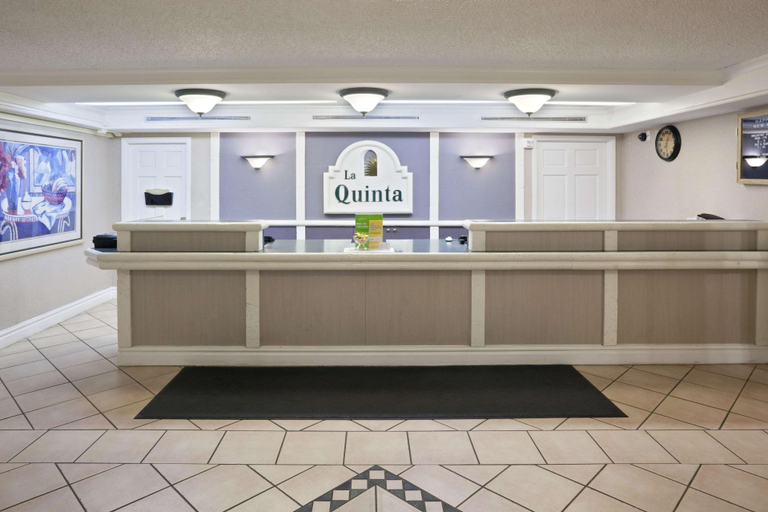 Public Area 2, La Quinta Inn By Wyndham Omaha West, Douglas