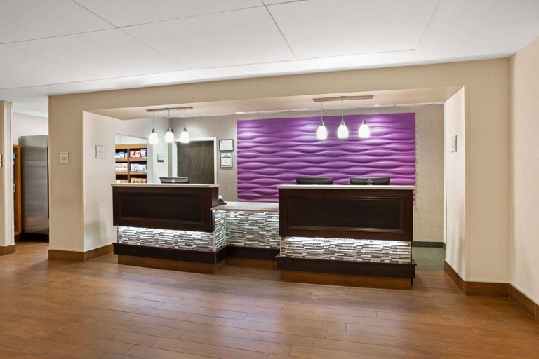 Public Area 3, La Quinta Inn Suites By Wyndham Springfield Ma, Hampden