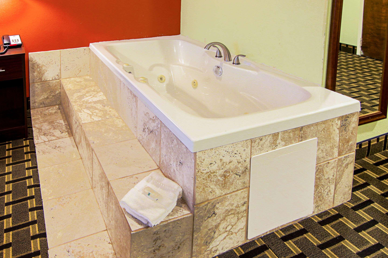 Bathroom, Quality Inn Plainfield I-395, Windham