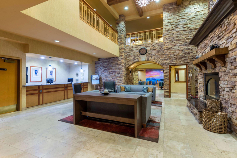 Public Area 2, La Quinta Inn & Suites by Wyndham Vancouver, Clark
