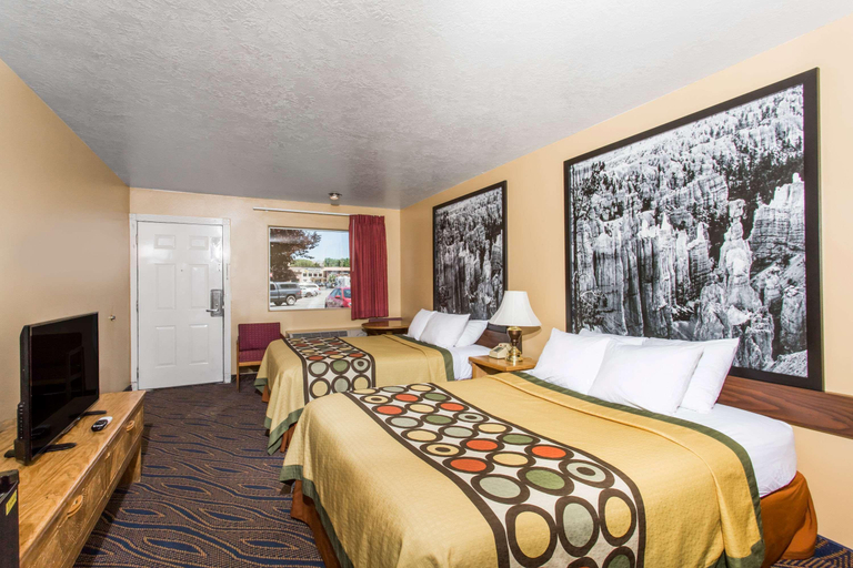 Bedroom 3, Hotel Zion Inn, Washington