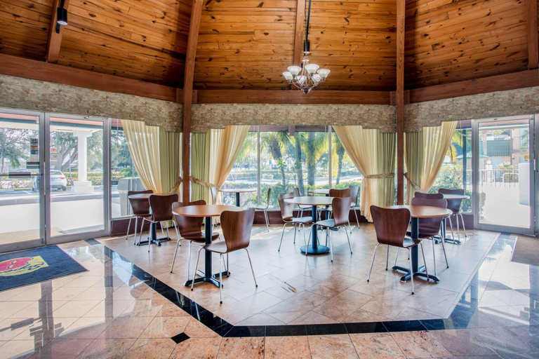 Public Area 2, Super 8 by Wyndham North Palm Beach, Palm Beach