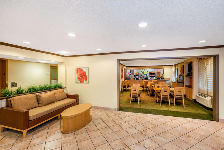 Public Area 2, La Quinta Inn & Suites by Wyndham Houston Southwest, Houston
