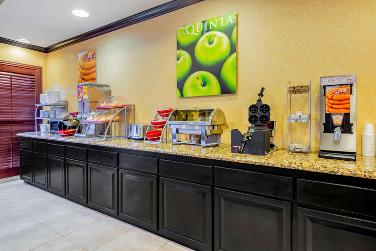 Public Area 2, La Quinta Inn & Suites by Wyndham Mt. Laurel - Ph, Burlington