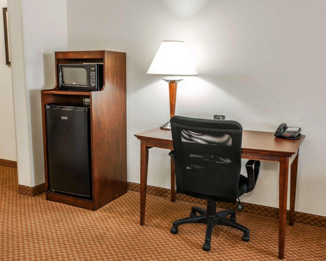Bedroom 3, Comfort Suites Near Indianapolis Airport, Indianapolis