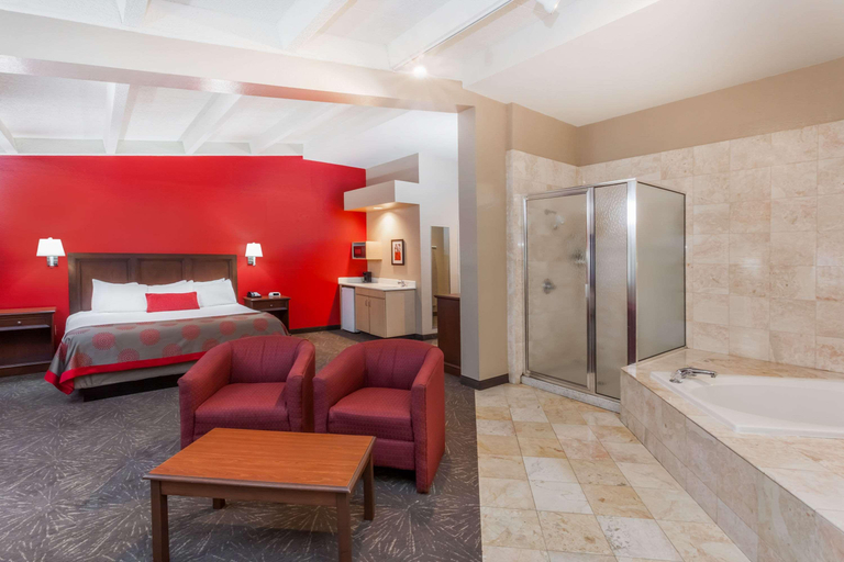 Public Area 2, Ramada Hotel & Conference Center by Wyndham Hammond, Lake