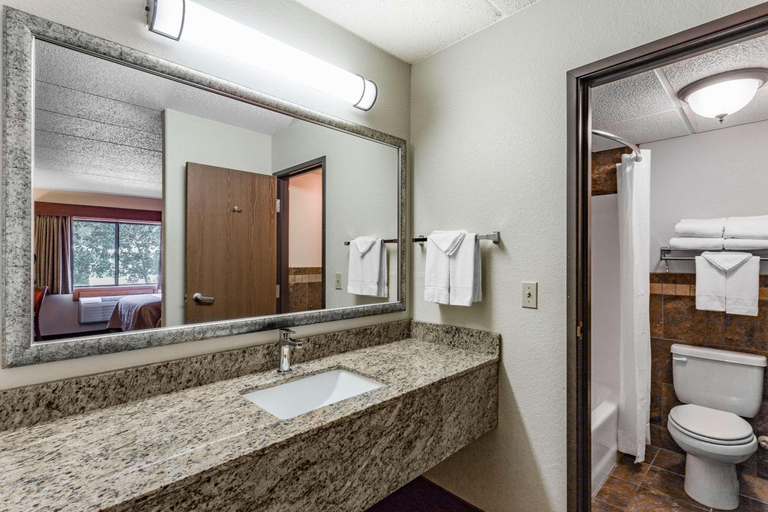 Bathroom 5, AmericInn by Wyndham Medora, Billings