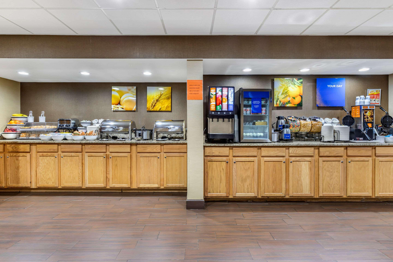 Food & Drinks 5, Comfort Inn & Suites Clemson - University Area, Pickens