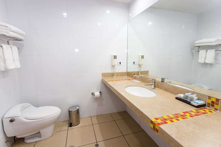 Bathroom 4, Costa del Sol Wyndham Pucallpa, Coronel Portillo