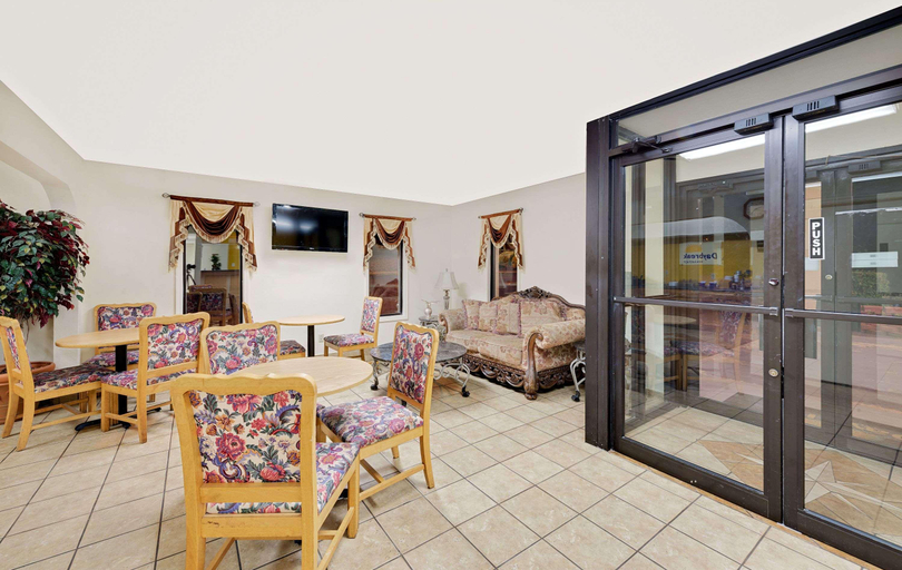 Public Area 2, Days Inn by Wyndham Cleveland TN, Bradley