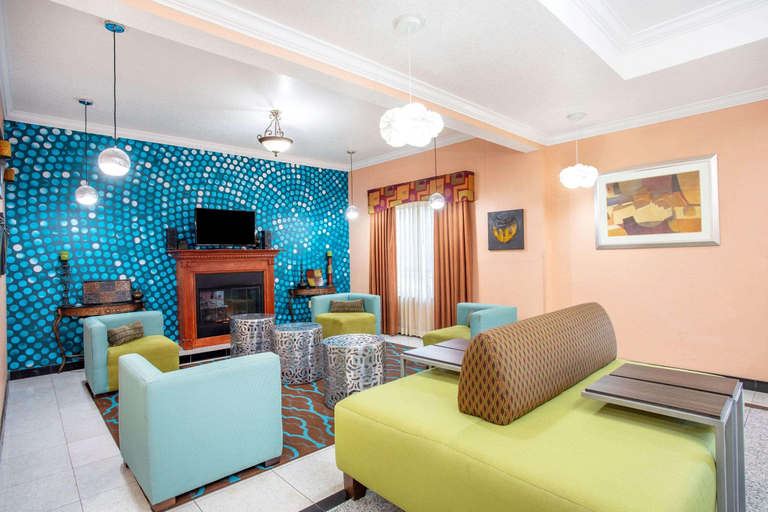 Public Area 2, La Quinta Inn & Suites by Wyndham St. Augustine, Saint Johns