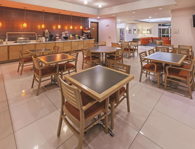 Food & Drinks 5, La Quinta Inn & Suites Austin/Cedar Park/Lakeline, Williamson