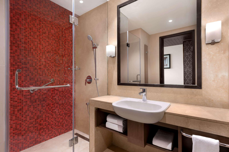 Bathroom 2, Ramada by Wyndham Lucknow Hotel and Convention Center, Lucknow