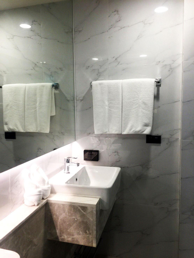 Bathroom 15