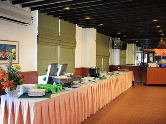 Food & Drinks 5, Mayres Hotel Johor, Kota Tinggi