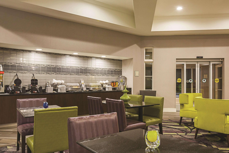 Public Area 2, La Quinta Inn & Suites Atlanta Alpharetta, Fulton