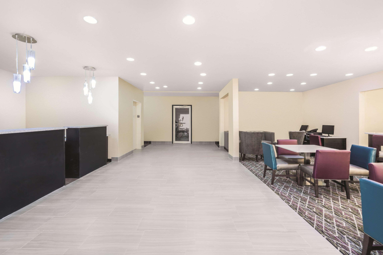 Public Area 2, La Quinta Inn & Suites by Wyndham Rome, Floyd